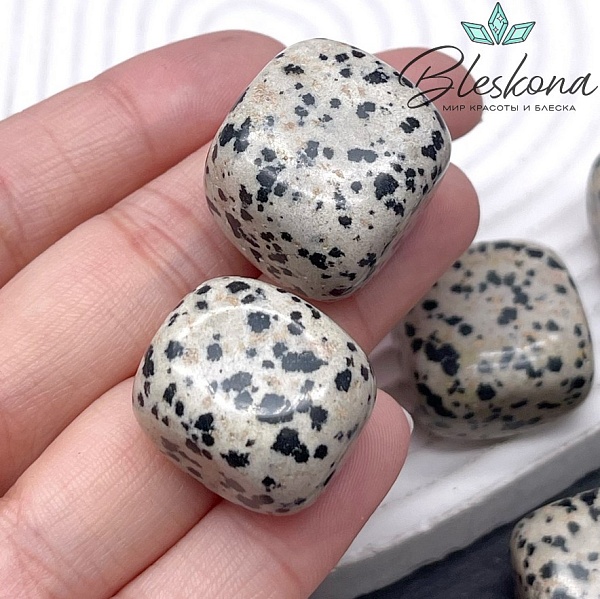 Яшма Далматиновая галтовка 20-23 мм