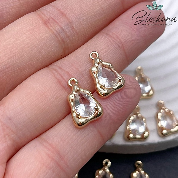 14,5*9,5 мм Цвет золото, Подвеска треугольник фриформ белый циркон