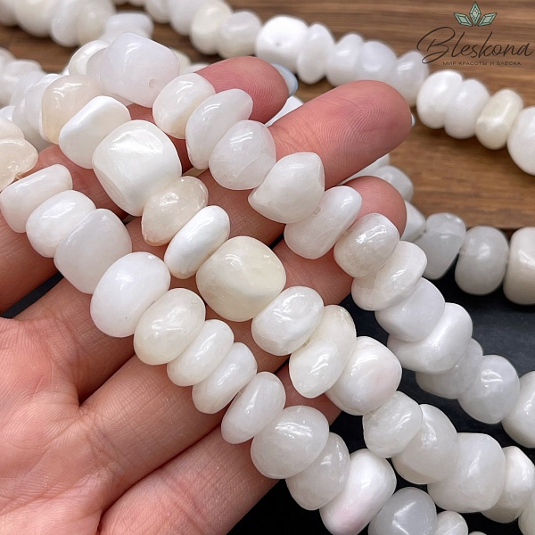 Оникс фриформ белый (6-10)*(10-15) мм