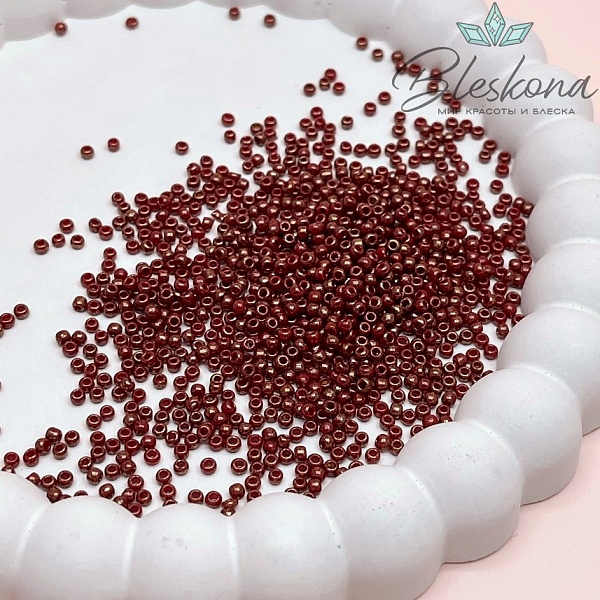 Бисер TOHO round 11/0 цвет №1708 (оттенок красного)