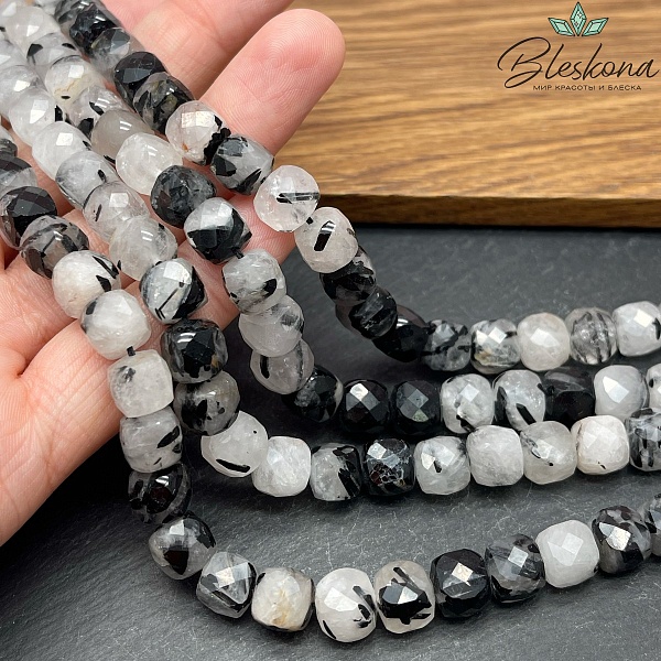 Кварц Турмалиновый куб (огранка) 8,5*8,5 мм