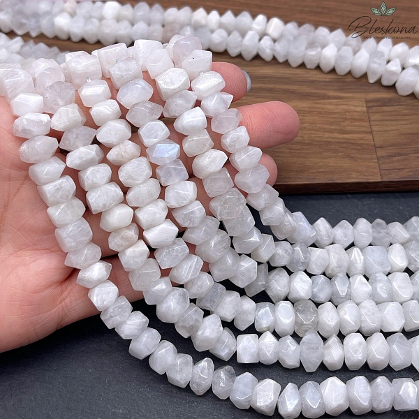 Лунный камень фриформ огранка (8-9)*(8-9) мм