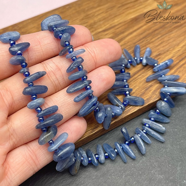 Кианит сколы шлифованные  на увеличение 12-15 мм 