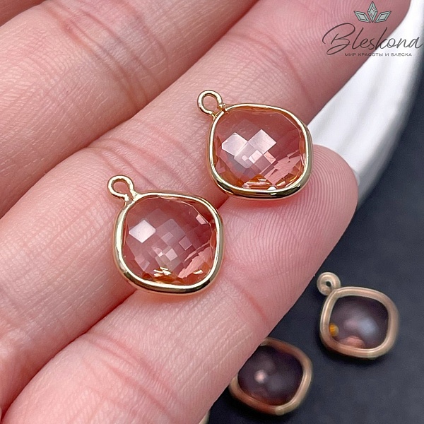 12 мм, цвет золото, Подвеска ромб стекло розовое
