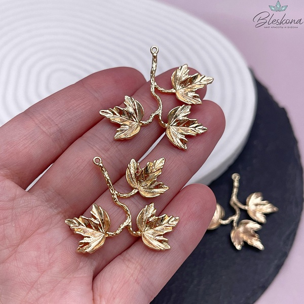 32,5*35 мм, Цвет золото, Подвеска Кленовые листья