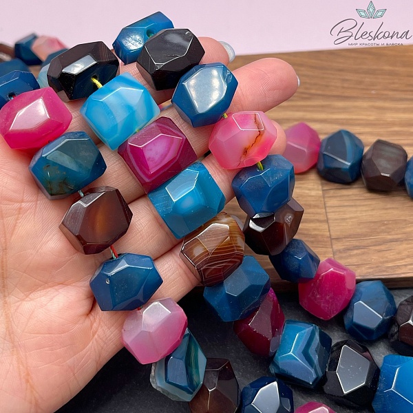 Агат микс (тонированный) фриформ огранка 15*17 мм 