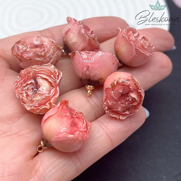 17-20 мм, Цвет золото, Подвеска роза в эпоксидной смоле №3