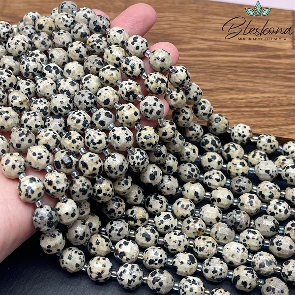 Яшма далматиновая (фенит) огранка 10,5*9 мм