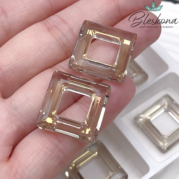 4439 Square Ring 20 мм Crystal Silver Shade