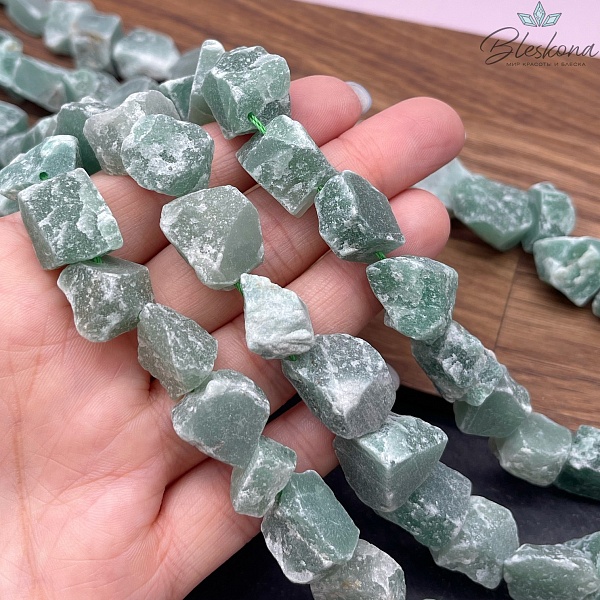 Авантюрин зеленый куски (14-20)*(10-15) мм