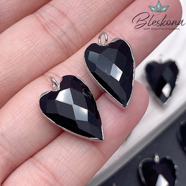 22*13 мм, цвет серебро, Подвеска Сердце Черный Агат огранка