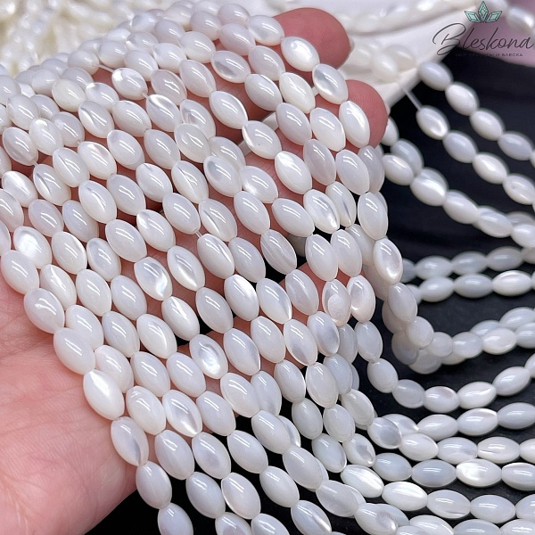 Перламутр белый рис 8*5 мм 