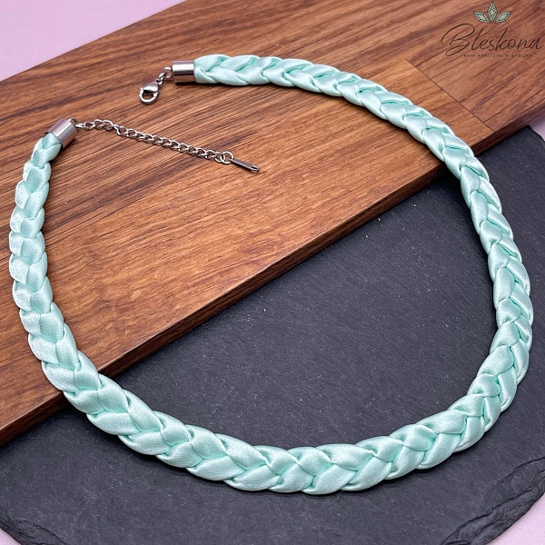 Шнурок косичка под кулон цвет зеленый, серебро 40 см