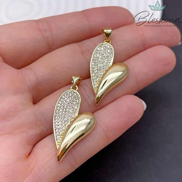 30*16 мм Цвет золото, Подвеска Сердце цирконы с бейлом