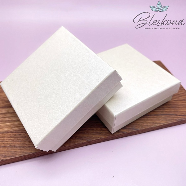 Коробка Бежевая фактурная полосы черная подложка 9*9*3 см