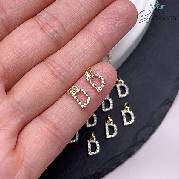 8,6 мм Цвет золото, Буква D цирконы 