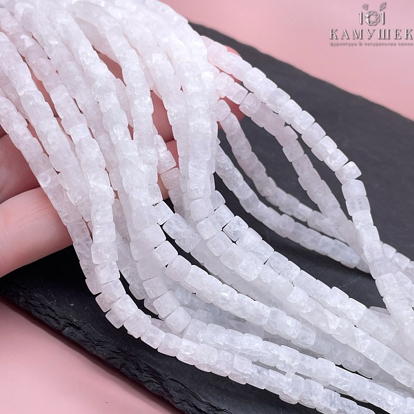 Горный хрусталь куб матовый 4 мм