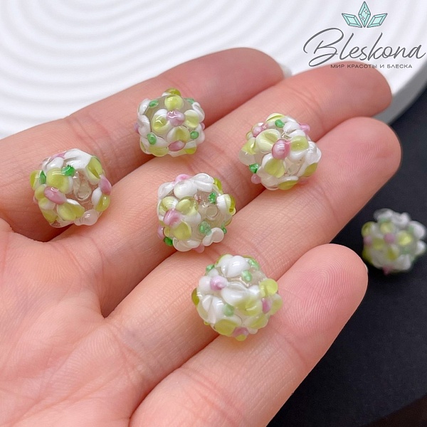 12 мм  Бусина шар цветок бело- желтый
