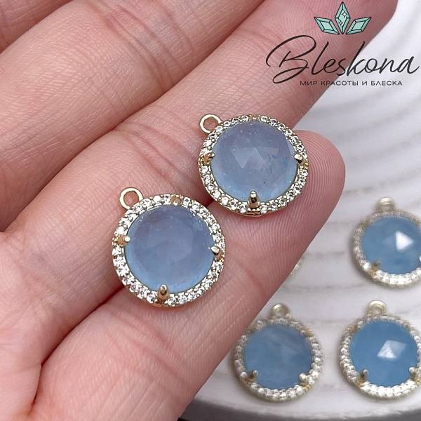 13 мм, цвет золото Подвеска круг Кварц тонированный голубой огранка в обрамлении цирконы