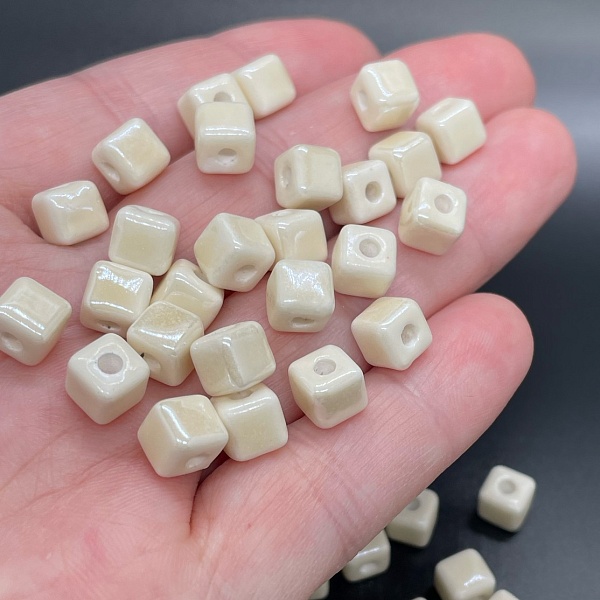 6 мм Бусина куб, керамика цвет бежевый