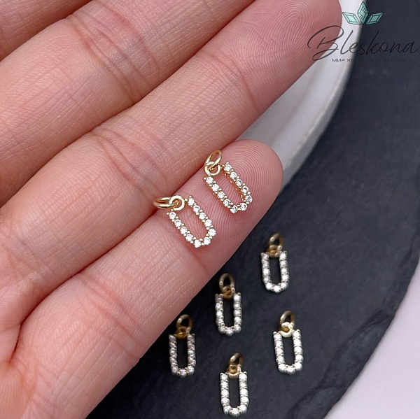 8,6мм Цвет золото, Буква U цирконы 