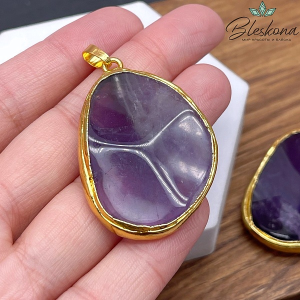 (29-30)*(44-45) мм, Цвет золото, Подвеска фриформ Аметист в обрамлении 