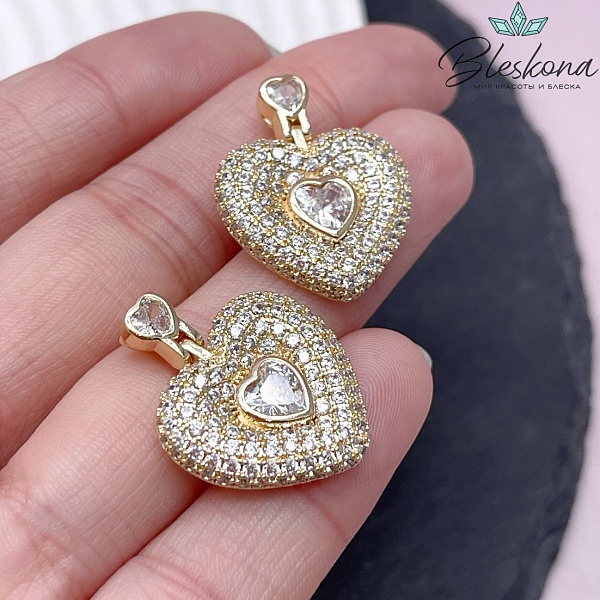 25,6*20мм Цвет золото, Подвеска сердце цирконы с бейлом