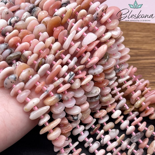 Опал розовый сколы шлифованные (2-4)*(7-11) мм