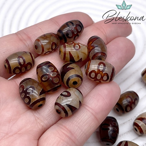 Бусина Дзи Молния и мистический узел серо-коричневый бочонок 10*14 мм