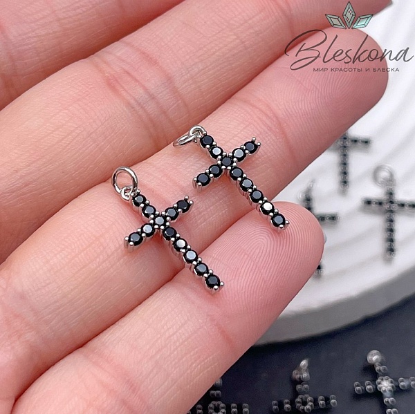 18,5*10,5 мм Цвет серебро, Подвеска крест черные цирконы 