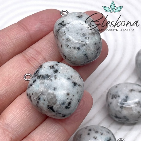 (22-28)*(18-21) мм Цвет серебро, Подвеска фриформ Яшма киви голубая