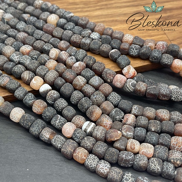 Агат Кракле темно-коричневый куб 8 мм