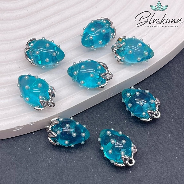 19*13 мм Цвет серебро, Подвеска клубничка прозрачная голубая