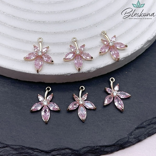 16,2*13,5 мм Цвет золото, Подвеска цветок розовые цирконы 
