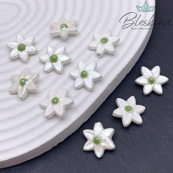 15*16 мм Керамика бусина цветок белый 