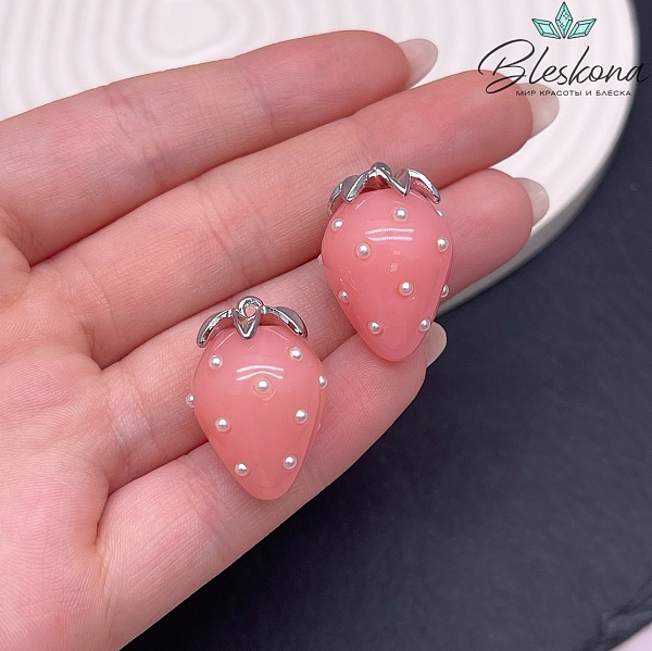25*17 мм Цвет серебро, Подвеска клубничка розовая