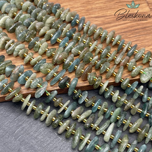 Апатит зеленый сколы шлифованные (2-4)*(11-16) мм