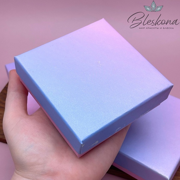 Коробка Розово-голубой градиент черная подложка 9*9*3 см УЦЕНКА