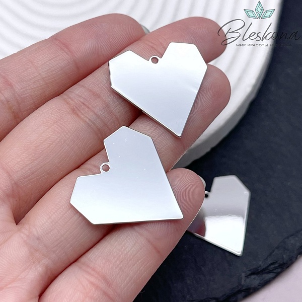 25*25 мм Цвет серебро, Подвеска Сердце гладкое углы