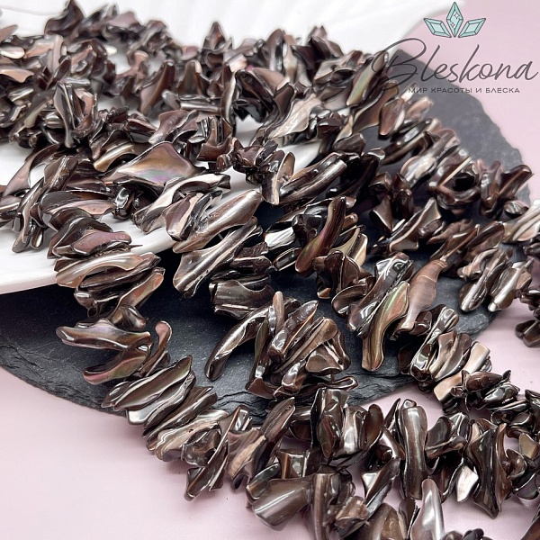 Перламутр коричневый сколы 20-22 мм
