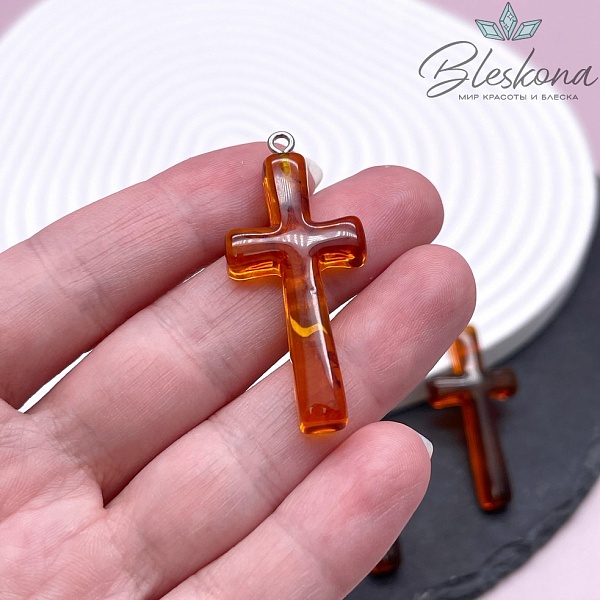 Подвеска Янтарь крестик коричневый 19,5*43 мм