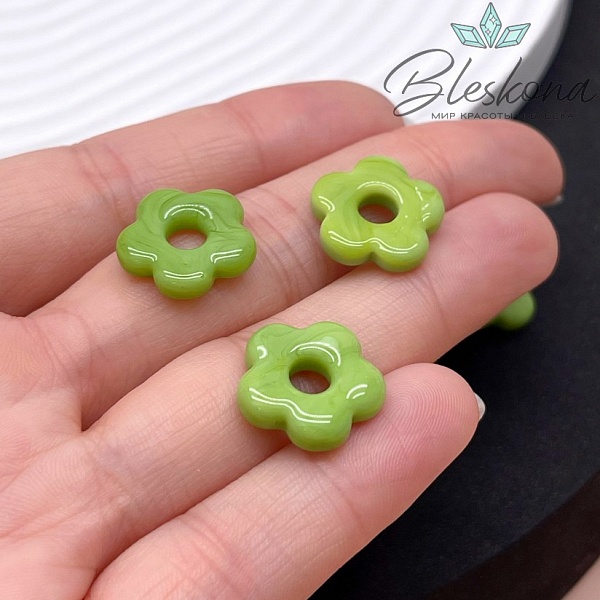 15 мм Подвеска цветок салатовый