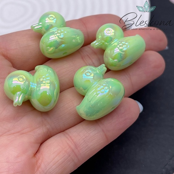 22*21 мм Бусина Уточка зеленая с переливом