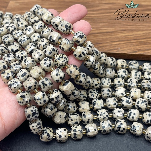 Яшма далматиновая (фенит) куб огранка 9 мм