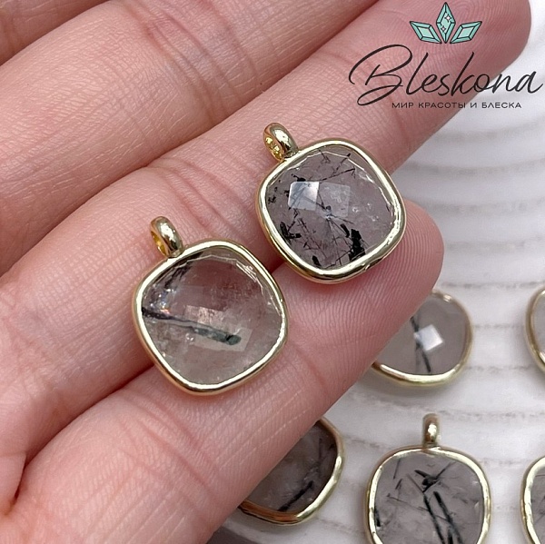 13мм, цвет золото ,Подвеска квадрат Турмалиновый Кварц в обрамлении 