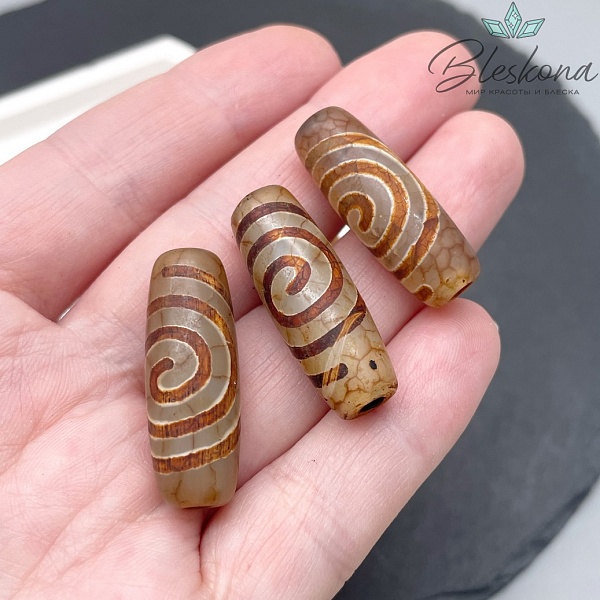 Бусина Дзи Спираль Вселенной серо-коричневый бочонок 30*11 мм