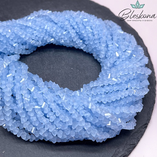 Чешское стекло №56 4,5 мм треугольник