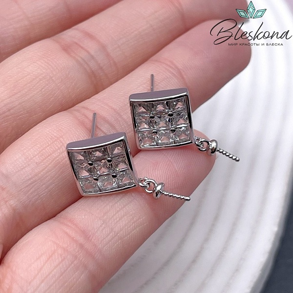 17*15 мм Цвет серебро, Пусеты ромб с цирконами и штифтом под вклейку