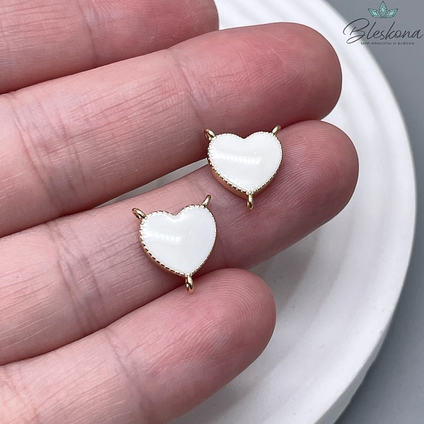 Коннектор сердце белая эмаль, цвет золото 10,5*11,5мм 