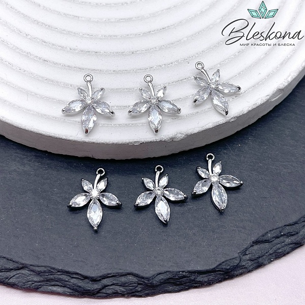 16,2*13,5 мм Цвет серебро, Подвеска цветок белые цирконы 